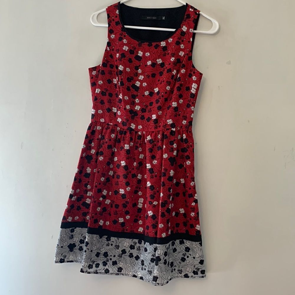 eric + lani red, black floral sleeveless cut out back dress Size M